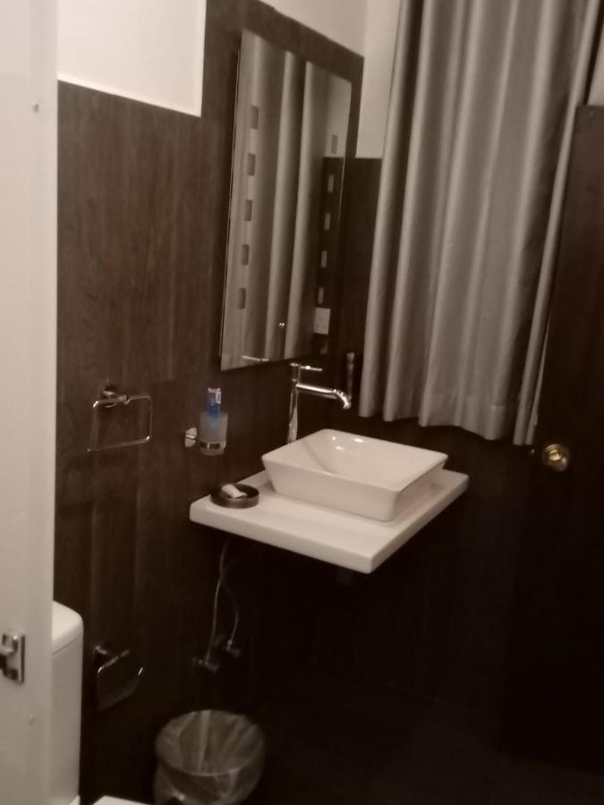 The Bliss Hostel קנדי מראה חיצוני תמונה